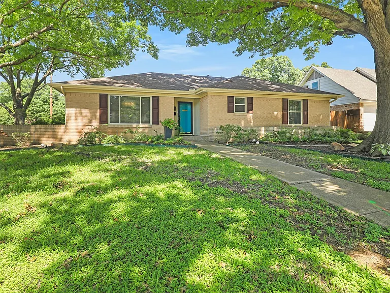 Chapel View Neighborhood in Farmers Branch 1